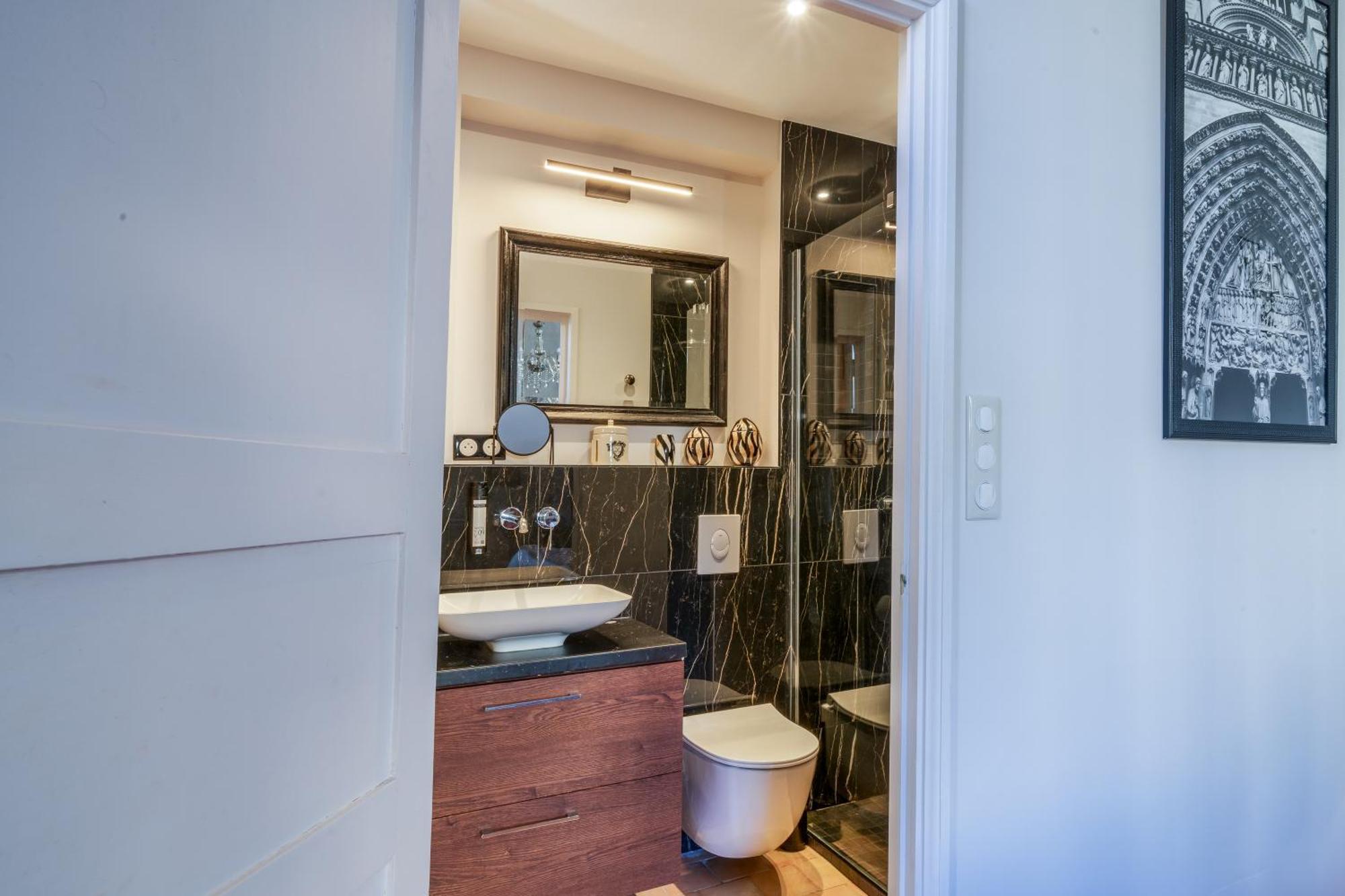 Appartement Raffine Vue Cathedrale, Jardin, Wifi Tours Eksteriør bilde